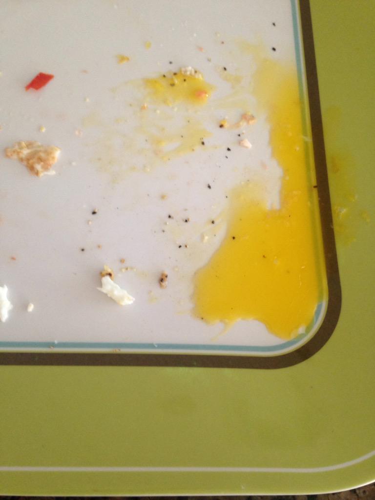 T_RabbiT_'s tweet photo. It's a running yolk http://t.co/N99cnTNIE6