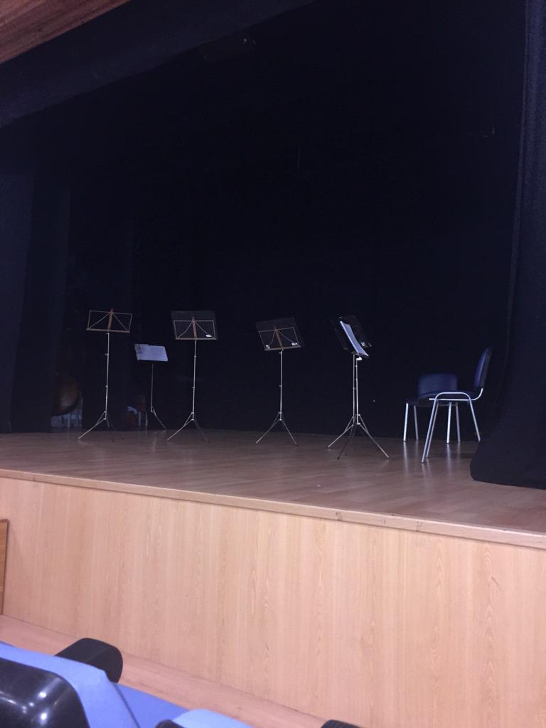 Fran_Schez's tweet photo. Esperando a que empiece el concierto de música clásica de "Orquesta de cámara filarmónica de colonia" http://t.co/DNKJBz3XZE