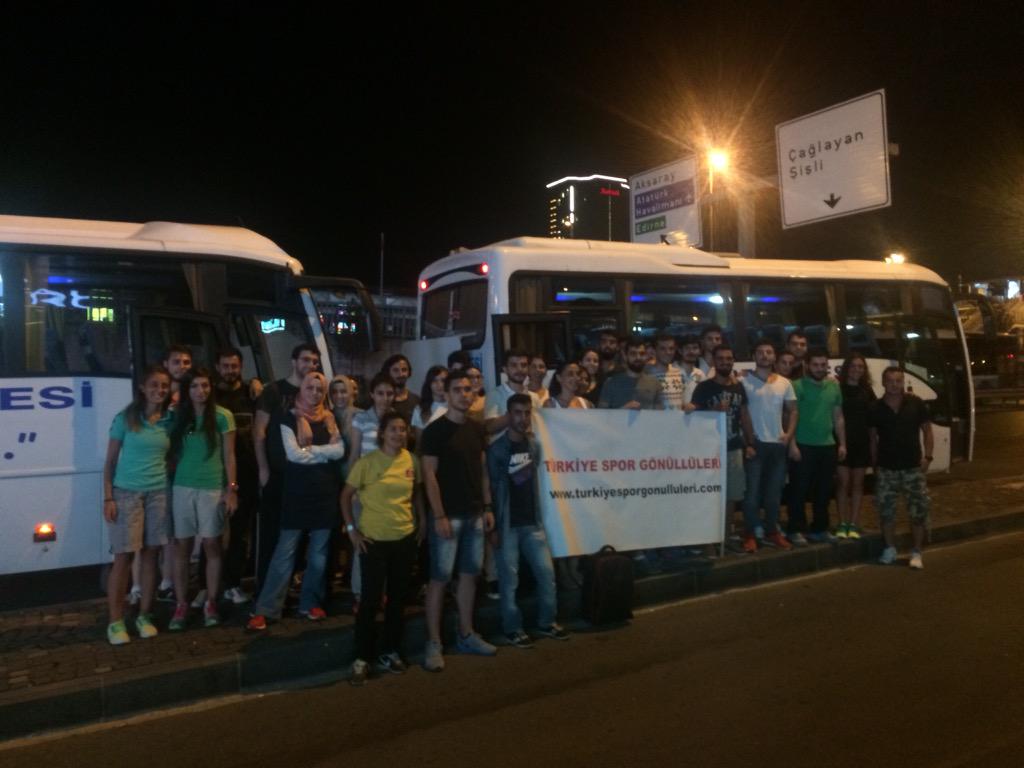 SportVolunTR's tweet photo. .@TMOK_Olimpiyat 'la beraber 50 kişilik Gönüllü grubumuzla Çanakkale 1915 Yüzme Etkinliğine gidiyoruz! http://t.co/vrFrOGL0ZJ