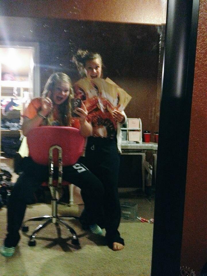 lindsea_fisher's tweet photo. TBT when Jessie @Hannnnah12 and I went to the Katy Perry movie and put 71 flyers on Colin's driveway #bestsleepover http://t.co/sdW4hrC1rq