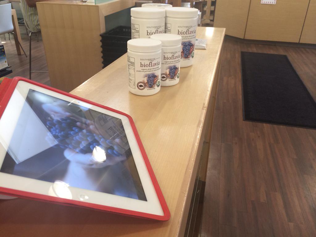 Bio_Flavia's tweet image. We are currently doing a product demo at @the_bigcarrot until 7! Come by and try some #bioflavia with delicious kefir