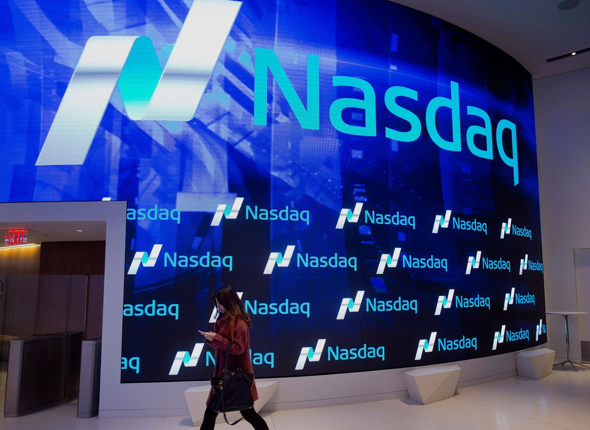CoinRoyale's tweet photo. Nasdaq Expects to Be 1st Exchange Using #Bitcoin Technology- @business http://t.co/ZZzo6ijB1U @chain #blockchain http://t.co/zSykIazY5u