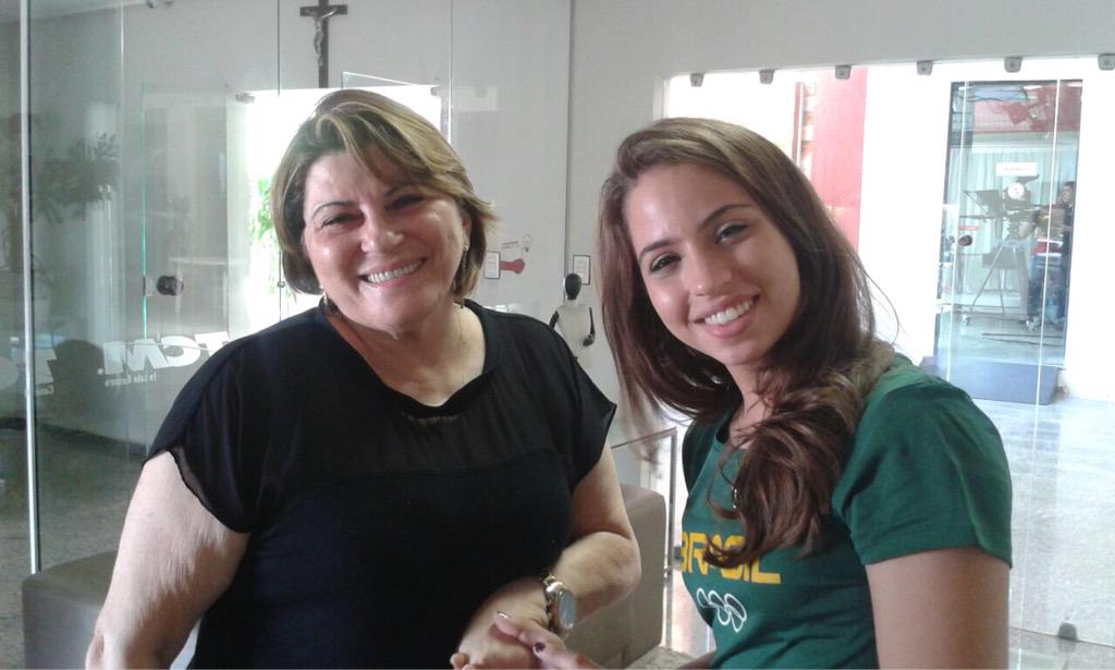 freireneto's tweet photo. As 12h35 @EsportesTcm #TelaEsportiva com @LaraGois  Aline de Paula estará ao vivo #pitocono10 @TCMcabo #EsportesTCM http://t.co/gvvFvcqkEQ