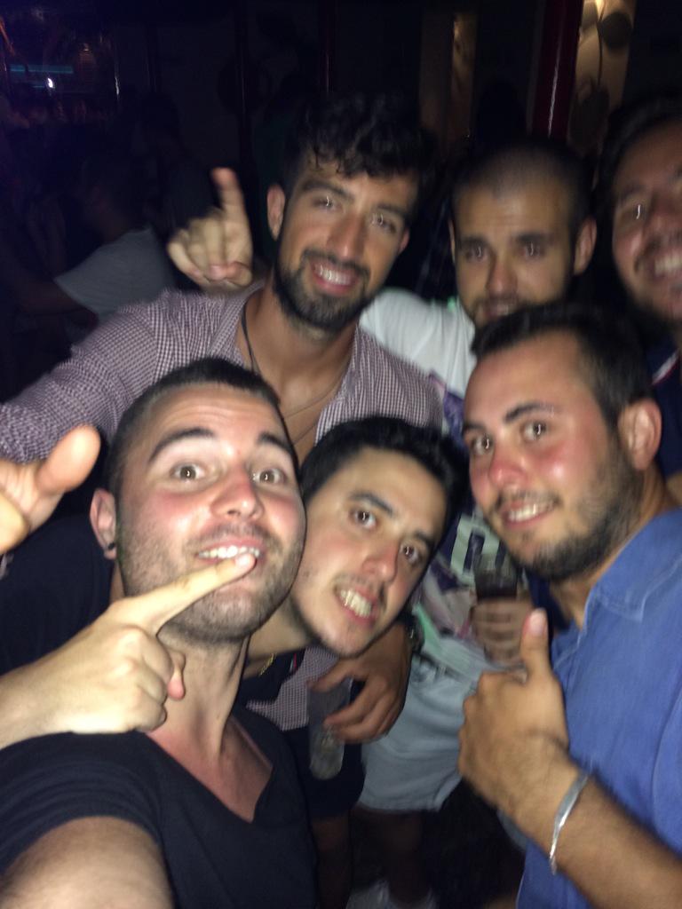 javiermoga7's tweet photo. @Josenriqu @aitorVD @Felblanco10 @Kikebadillense #Rafiki #holaquetal? #bienytu? #Salouassen #CJ #oyetullamanalapuerta http://t.co/3FJkMxfBEm