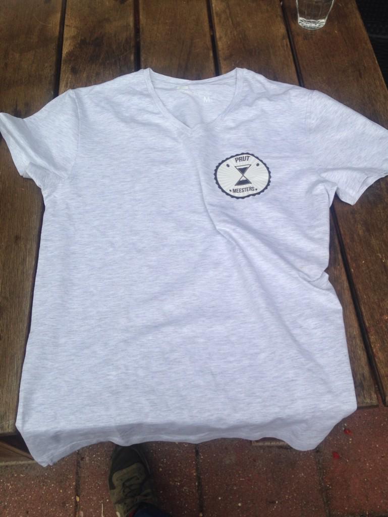 Een prachtmooi shirt laten maken! Misschien moet Prut Meesters ook maar een kledingwinkel beginnen..