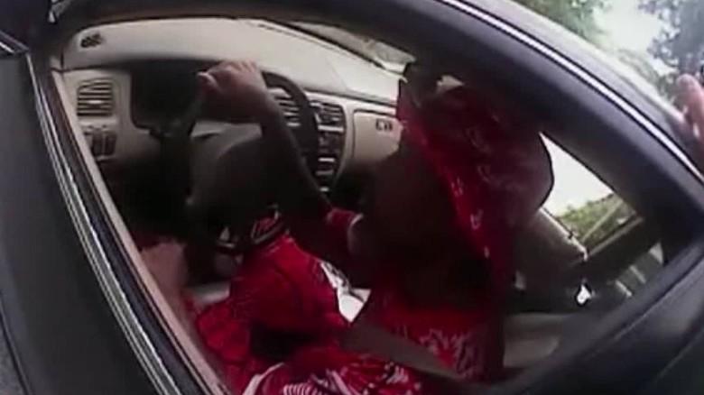 AC360's tweet photo. Comparing Officer #RayTensing's bodycam video to his initial report on the #SamDuBose shooting http://t.co/SPQUxiGj4B http://t.co/8uv9aFJgOU