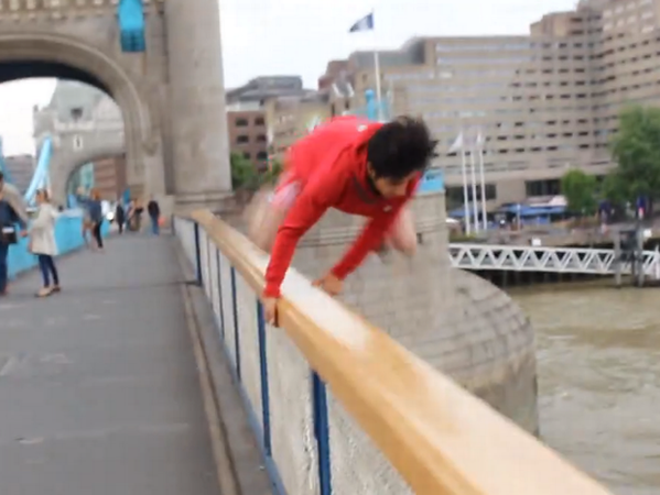 Independent's tweet image. YouTube vlogger 'lucky to be alive' after jumping off Tower Bridge ind.pn/1MMkaEk