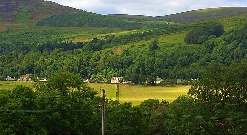 SalmonHse's tweet photo. @sykescottages blissful Fortingall @SalmonHse #fishing #walking #cycling #relax @mvscotland @ScotOutdoors http://t.co/8JShwCHu0G