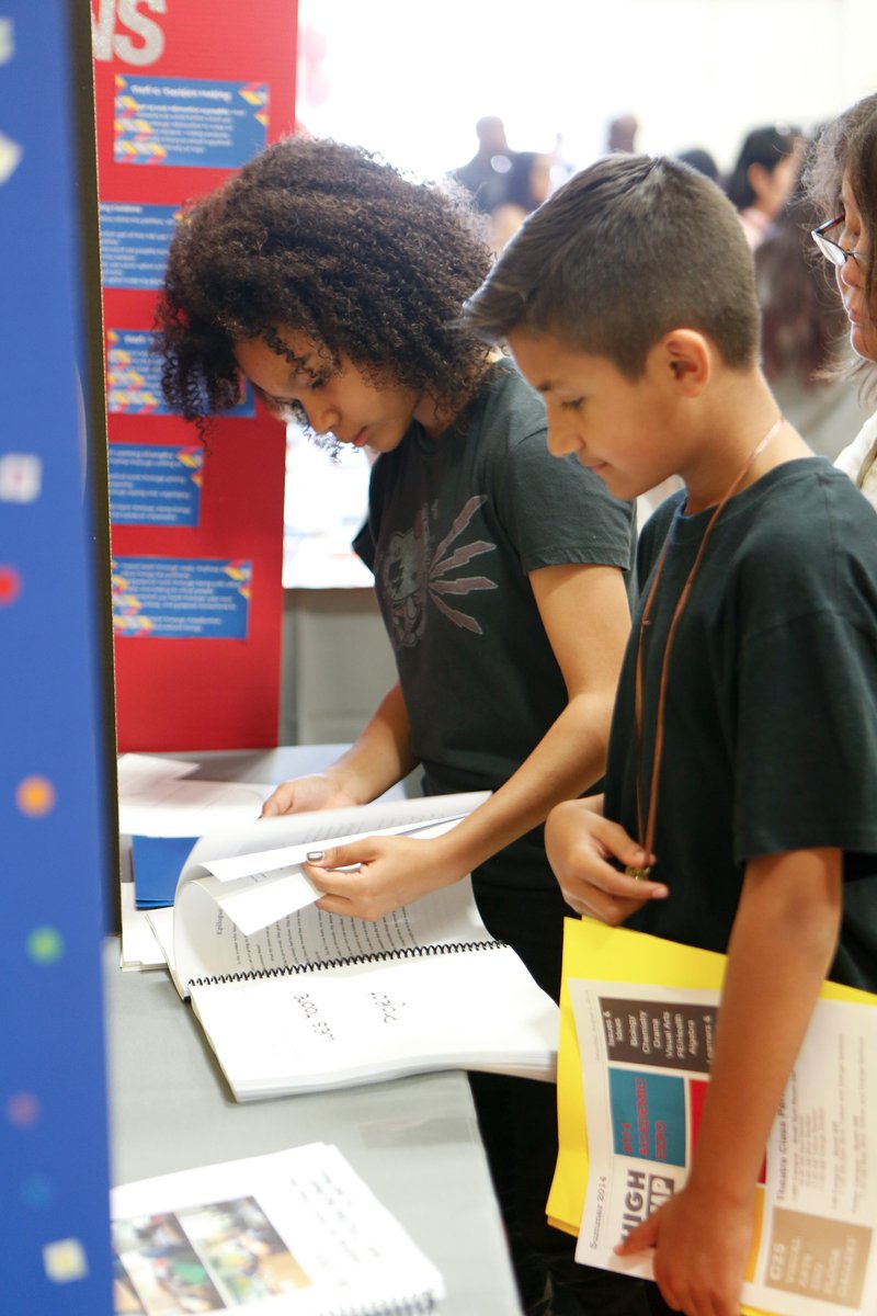 HighJumpChicago's tweet image. Dissected frogs, chemistry experiments, theater performances &amp;amp; more at #AcademicExpo! dnain.fo/1Dd5XAr