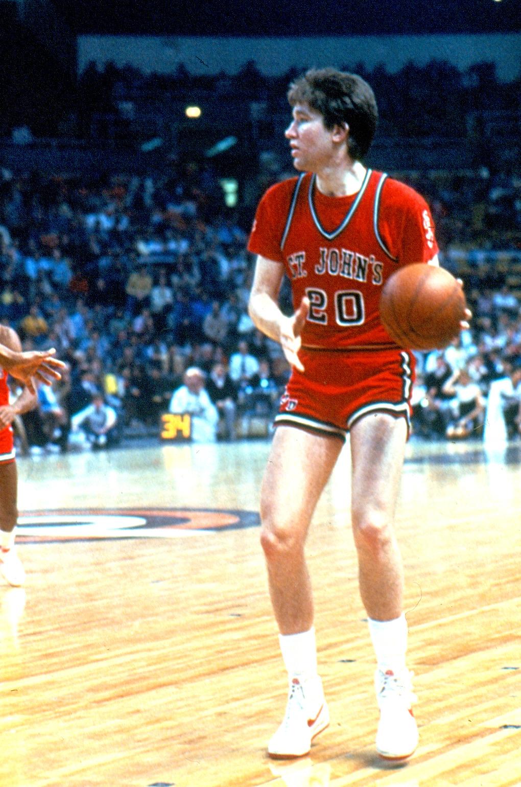 Happy birthday to 3x Player of the Year & current HC Chris Mullin!  