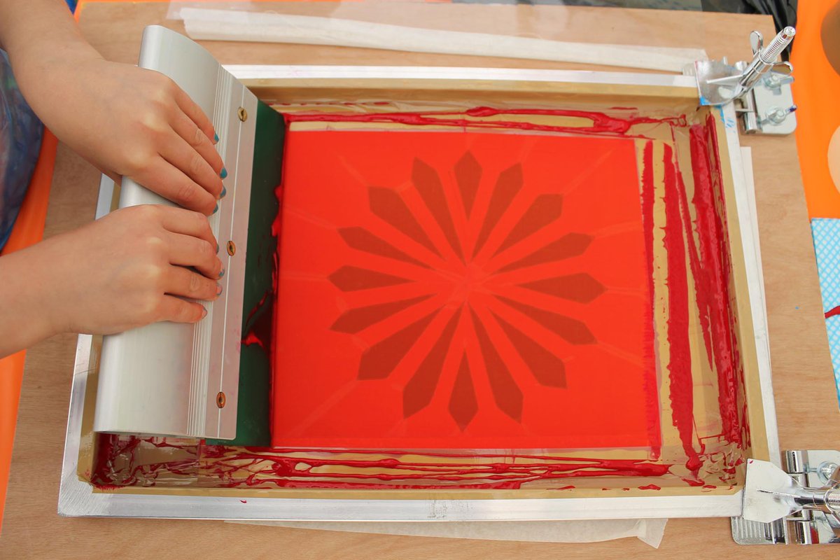 KarolineRerrie's tweet photo. Colourful creative #screenprint #workshop next week. Fabric #printing for young people @BM_AG http://t.co/g23lpvj36K http://t.co/saK14F3fu5