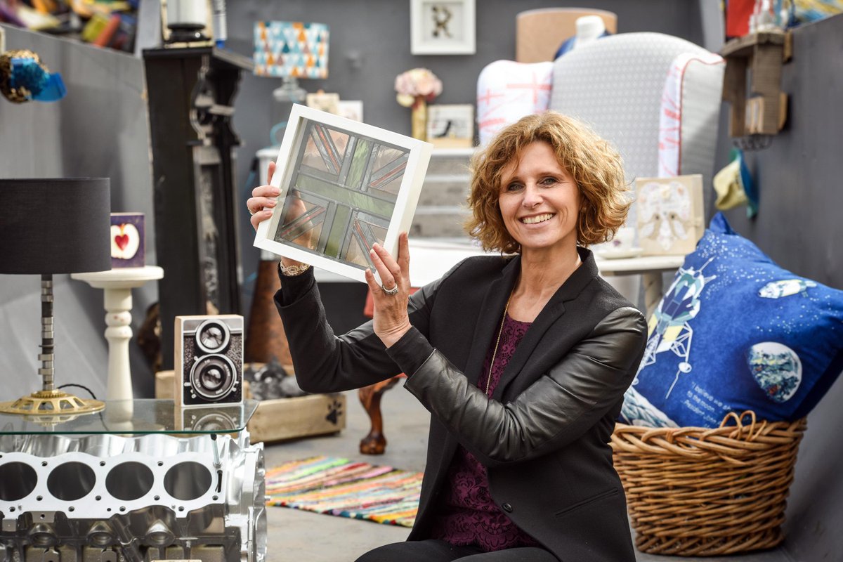 remadeinbrit's tweet photo. #trhrowback to Donna coming 2nd in #Yorkshire @bdaily 2014 #Entreprenuers
http://t.co/zDEkUq7Khn #mumpreneurhour :D http://t.co/7g9P1VG0dQ