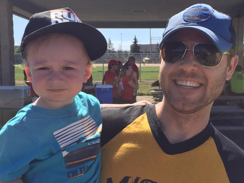 Peel_Paramedics's tweet photo. Some great sights from today's #MedicsHelp Baseball Tournament @OPSEU277 @ParamedicAssoc @peelemsfund http://t.co/7rvkLugf3X