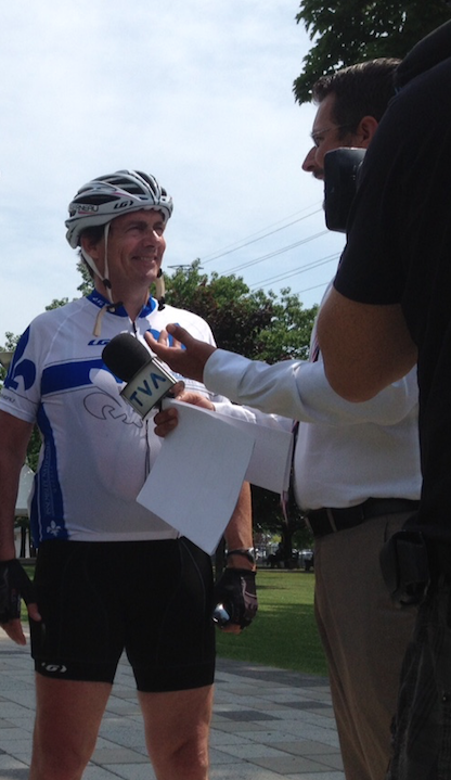 PKP_Qc's tweet photo. Pause #Vélo avec @GillesDuceppe #blocqc devant la basilique Sainte-Anne-de-Beaupré #polqc @partiquebecois http://t.co/iIJ8NlmCiY