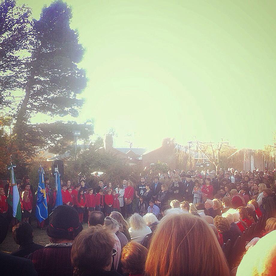 LewysWyn's tweet photo. Gwasanaeth yng nghapel moriah trelew ddoe! #Patagonia150 http://t.co/p3DUDIaDvN