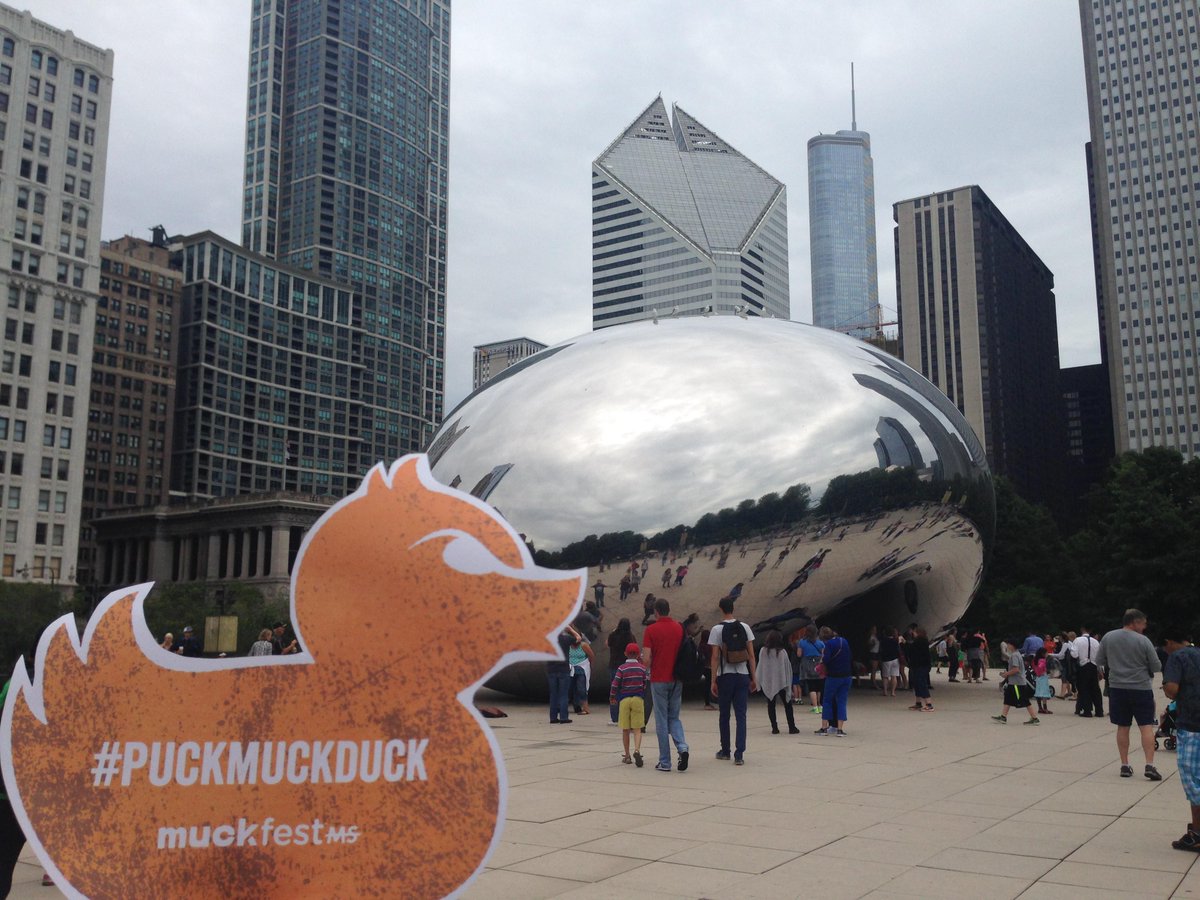PuckMuckDuck's tweet photo. Doin' my thang in front of The Bean! #Chicago #PUCKDAY http://t.co/Vfm05RMJsW http://t.co/BloeSOXzn2