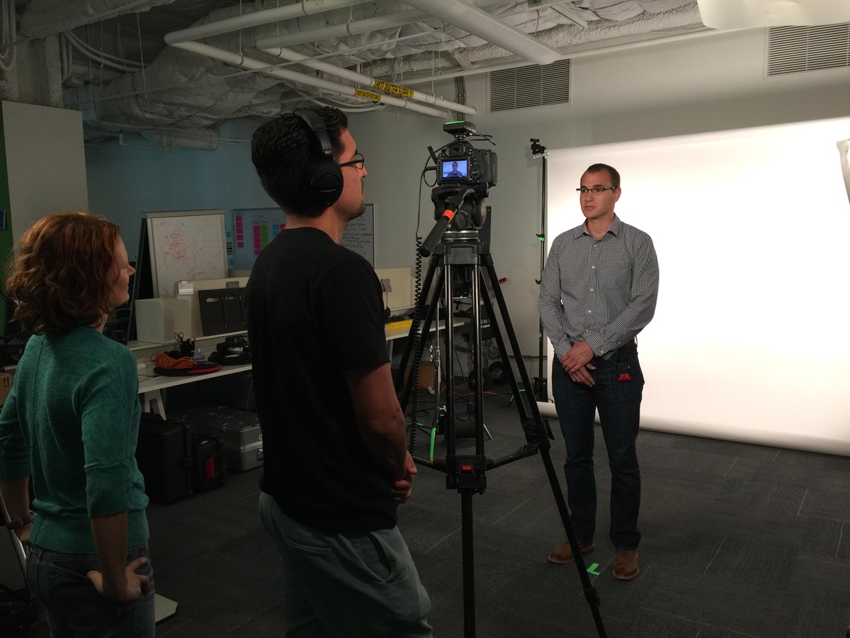 edmunds's tweet photo. Welcome back to Edquarters, #FastLane teams! @CarLeaseApp @ZipflipAuto @fiSpd http://t.co/5QoMFGsox5