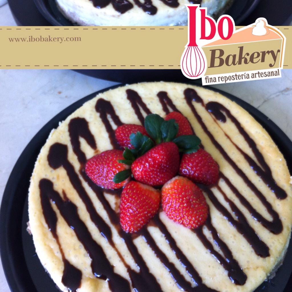IBObakery's tweet photo. Que tal para festejar el #NationalCheesecakeDay te preparamos unos así..... http://t.co/0MDm36oFpM