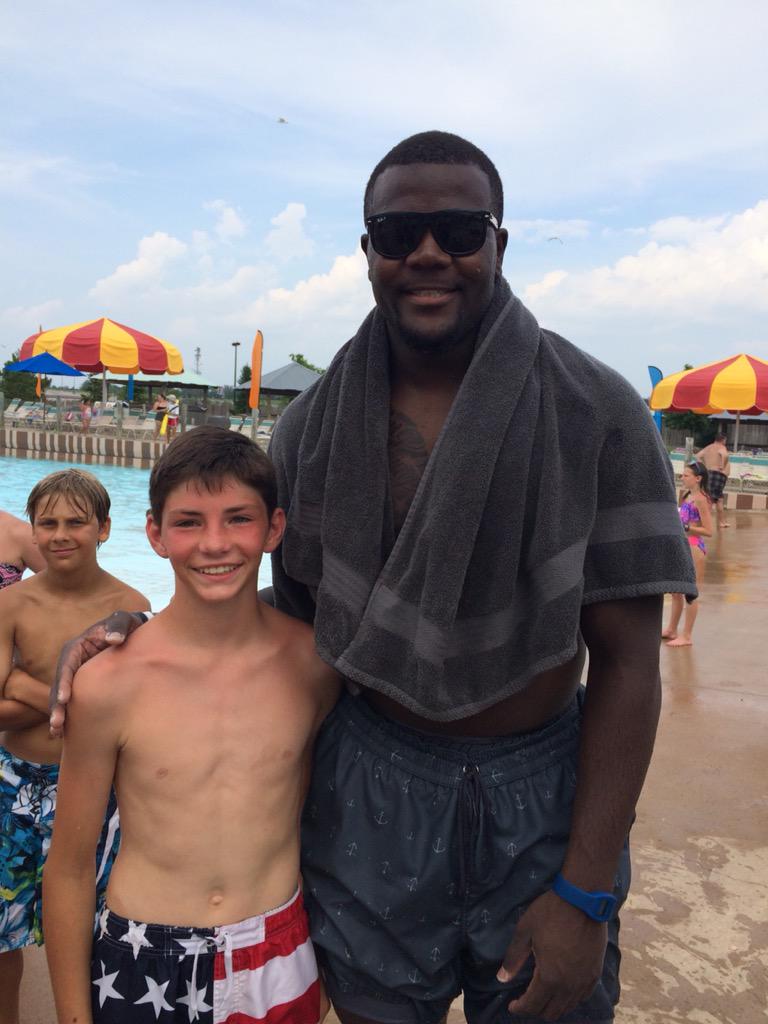 nick_daugherty2's tweet photo. @CJ12_ Thanks for taking the time an taking a picture ! He lost his Father a year ago.. Been through a lot ! Fan4Life http://t.co/QpX1qk4DjT