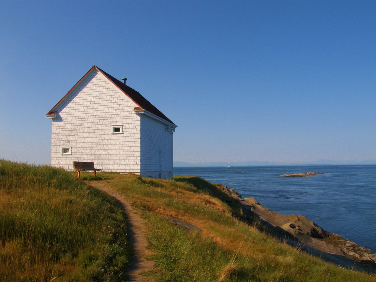 SunnySaturna's tweet photo. Visit the Heritage Museum this Long Weekend! While you're there, watch for whales! #saturna #vacation @GulfIslandsNPR http://t.co/rXMFNY6rpj