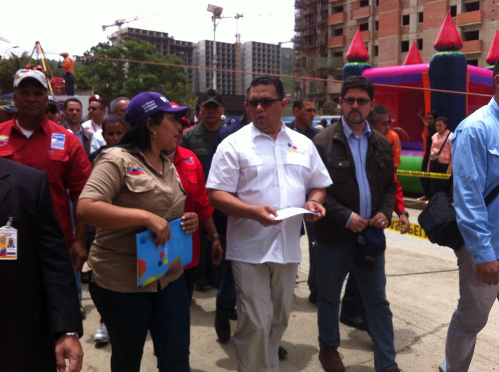 MPPRIJP a través del Desarme Voluntario dice presente en el urbanismo de la GMVV Ciudad Tiuna #LaPatriaApuestaALaPaz