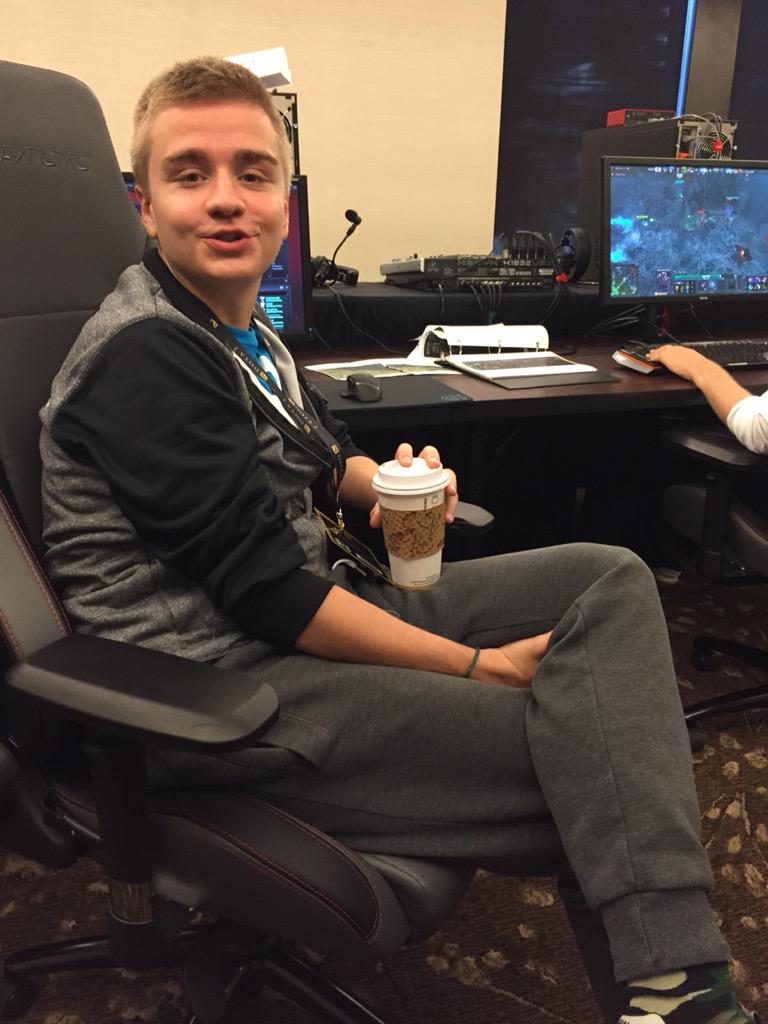 CLLMImMUMAEjdGh.jpg:large