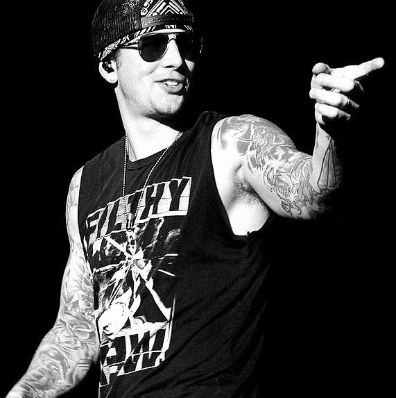 HAPPY BIRTHDAY M SHADOWS ( SG TIME ) U R GREAT AND I LOVE U 