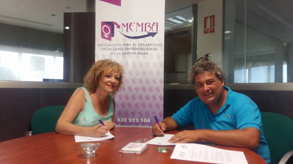 MEMBAMB's tweet photo. Desde MEMBA seguimos trabajando;Firma convenio con Scout Iradier de Alfaz del Pi,con Fco.Lloréns! Muchas Gracias! http://t.co/xXEO736ZlB