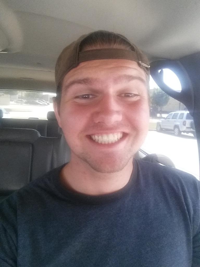 wcoledowning's tweet photo. Yes no braces!!!!! http://t.co/OiGXihBS88