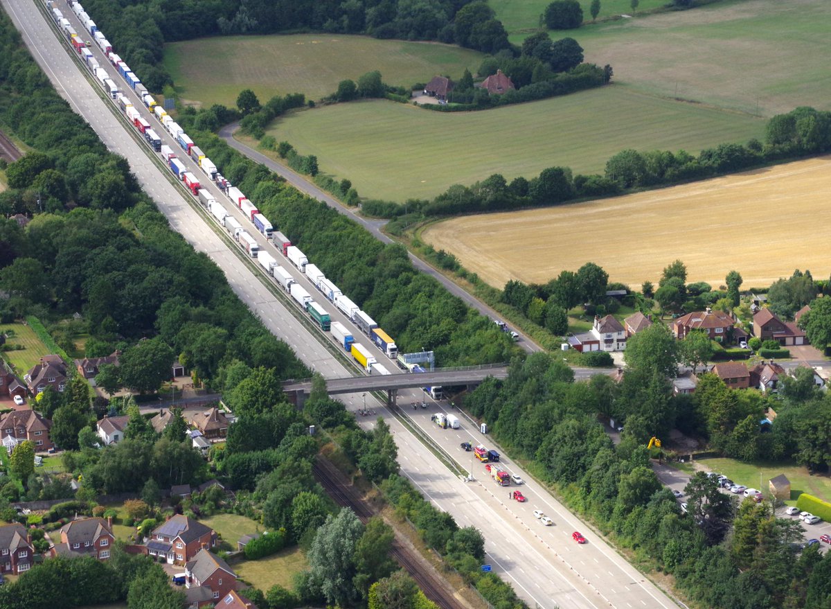 SimonMoores's tweet image. #OperationStack from the air an hour ago. Video going up on #YouTube shortly: @bbcsoutheast @BBCRADIOKENT
