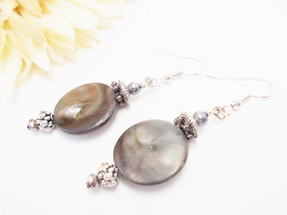 chicagolandia's tweet photo. Silver Gray Shell and Pearl #Earrings http://t.co/j0gQHaeEl1 #ecochic #shopetsy #etsyretwt #hepteam #teamlove http://t.co/v6mhjsCuil