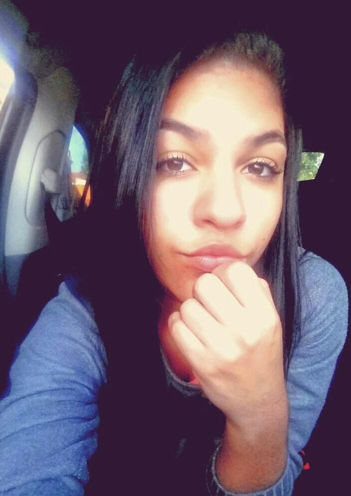 danyborges515's tweet photo. Sorria, só ria. Acalma, a alma. Se derrame, se der ame. Releva, se eleva. Respire, e nao pire.✌🍀 http://t.co/GGGQ1XD4wQ