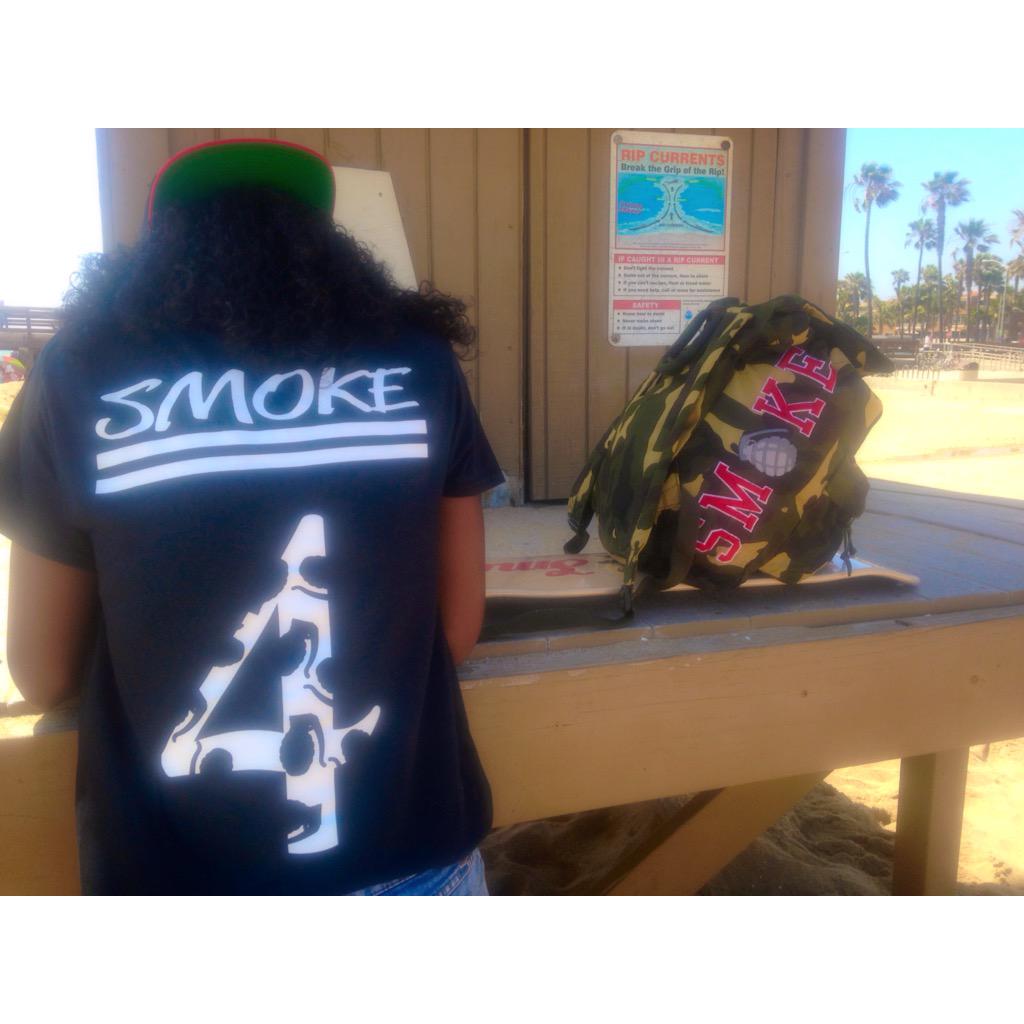 __RedSmoke's tweet photo. #RedSmoke #Smoke #Skateboard http://t.co/Gt3xLScUfy
