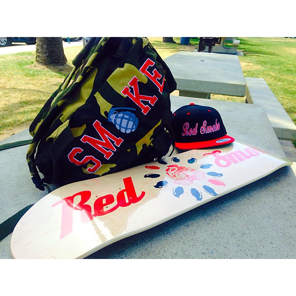 __RedSmoke's tweet photo. #RedSmoke #Smoke #Skateboard #Backpack http://t.co/XqLTNTxobI