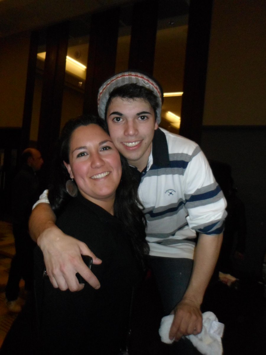 sweetlibel's tweet photo. Mil años sin usar tw hoy volvi solo p/ saludarte y deseart FELIZ CUMPLE!!! espero volver a verte pronto bsos dsd Mza http://t.co/yFmvhPR8Sh