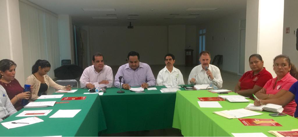 jrbarbosamzo's tweet photo. Reunión comité Interinstitucional para erradicar el trabajo infantil @navarreteprida @STPS_mx @STPS_UDFT @MayusL http://t.co/c05eg67P7F