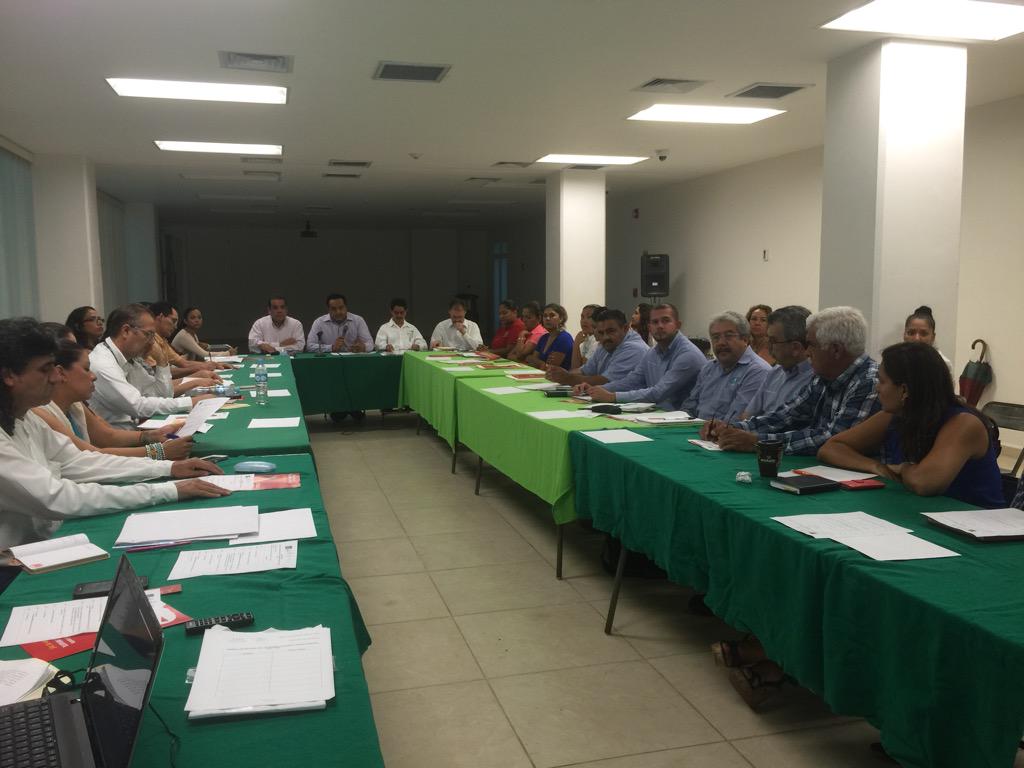 jrbarbosamzo's tweet photo. Reunión comité Interinstitucional para erradicar el trabajo infantil @navarreteprida @STPS_mx @STPS_UDFT @MayusL http://t.co/c05eg67P7F