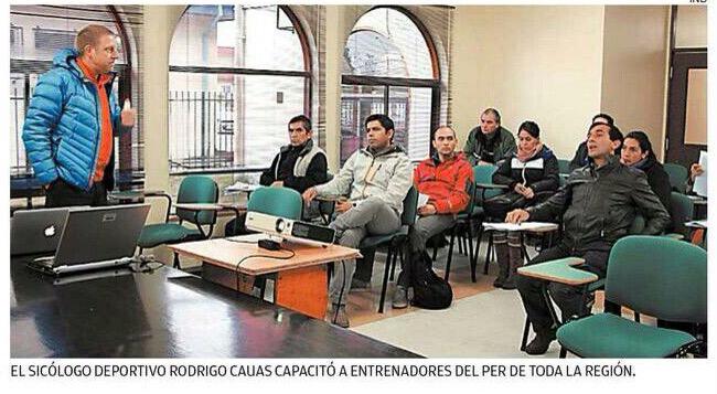 Rod_pp's tweet photo. El psicólogo deportivo @Rod_Cauas visitó #LosLagos y se llevó un ejemplar de #MiradaInteriorAlBoxeo @Arredondo28 http://t.co/8qCXw06jmE