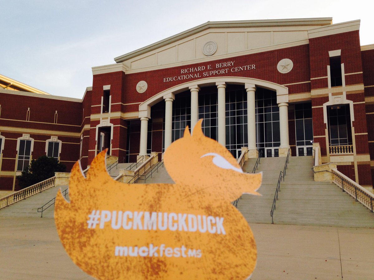 PuckMuckDuck's tweet photo. Hangin' out at the Berry Center in Houston! Hello to all my 1st-time Muckers! #PUCKDAY http://t.co/Vfm05RMJsW http://t.co/sl9GoCtQmN