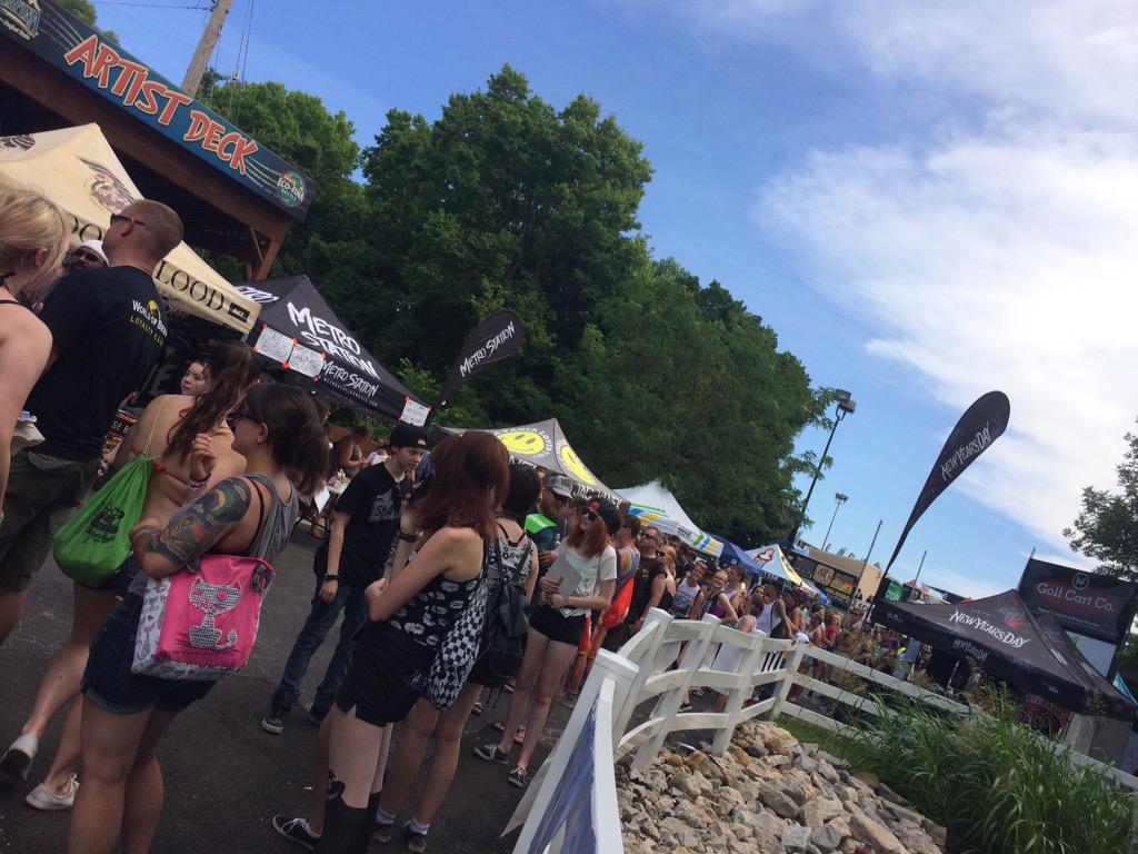 This is the line to meet <a href="/BeautifulBodies/">= BEAUTIFUL BODIES =</a> right now at #warpedtour! #SOfamous. #SOproud 💕🎤🎶🌟✨💖