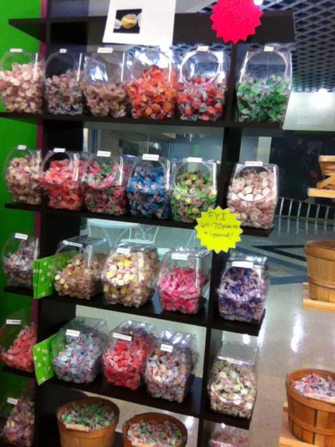 KandyKoncepts's tweet photo. we are getting our taffy ready for fair time stop on by to try it first http://t.co/23xs877X1X