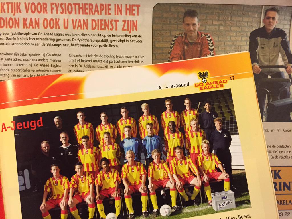Mooi! <a href="/johnvanpijkeren/">John van Pijkeren</a> komt langs bij <a href="/MedicortFysio/">Medicort</a> met boekjes.Glory days. @CerielOosthout <a href="/JesseSchotman/">Jesse Schotman</a> <a href="/GAEagles/">Go Ahead Eagles 🦅</a>