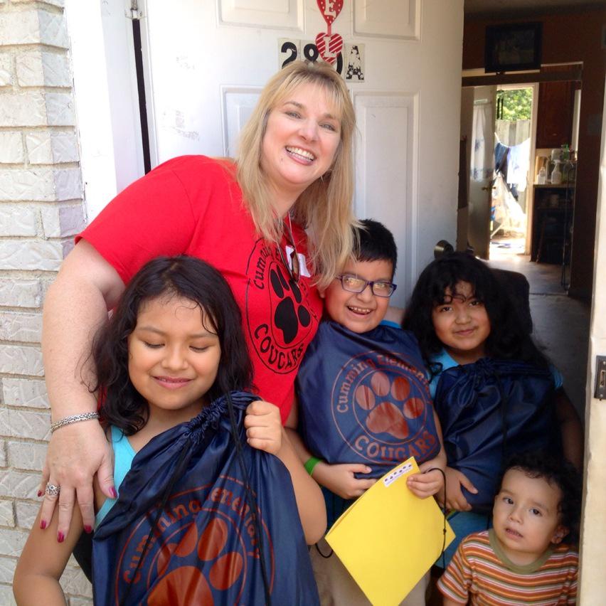 MrsMamaMerrell's tweet photo. #fcsprojectconnect What a blessing to get out in our community and connecting with our families! http://t.co/mGjS3mcwcZ