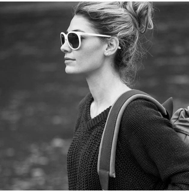 vuarnetofficiel's tweet photo. For a perfect end of the week, put your pink flash 002 on #mirroredlenses #mineral #urban #guideboatco @Guideboat_Co http://t.co/yXbBptT7Te