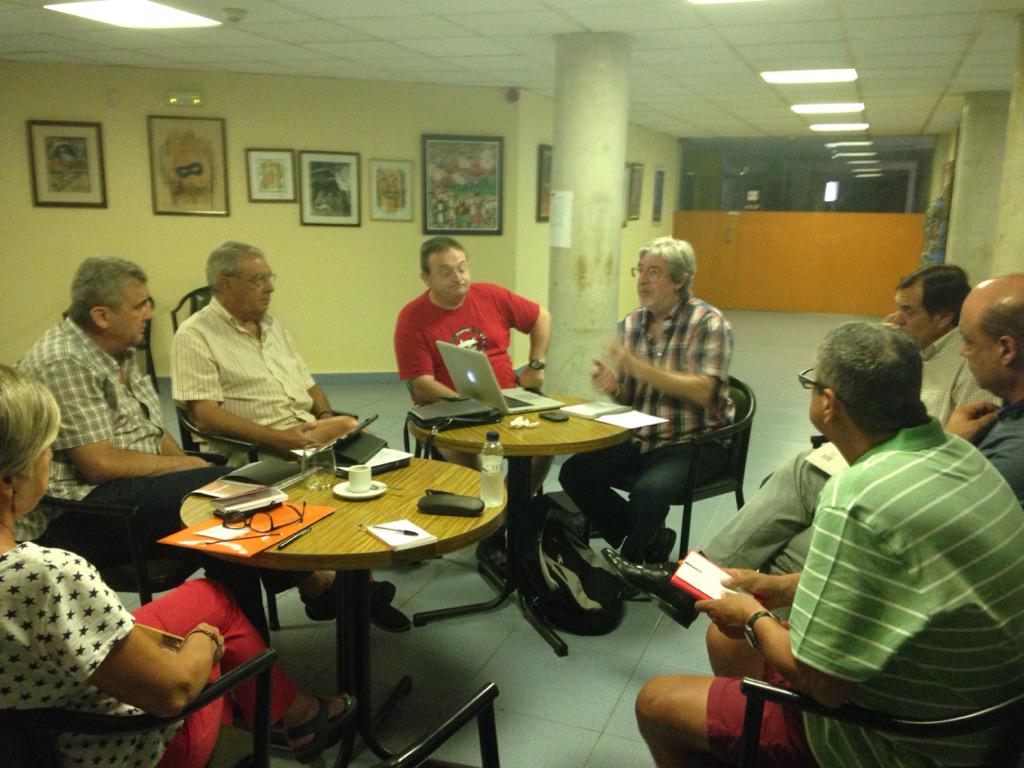 emas225's tweet photo. Ara mateix reunió de la Coordinadora Territorial de MES Penedès-Garraf, com diria la Magda: "Hi som!" @magdacas http://t.co/hYm3bJvWY8