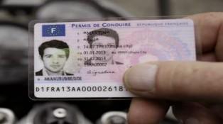 CNEWS's tweet photo. Conduire sans permis ou sans assurance ne serait bientôt plus un délit mais une contravention, passible d'une amende http://t.co/IkU35F2vB0