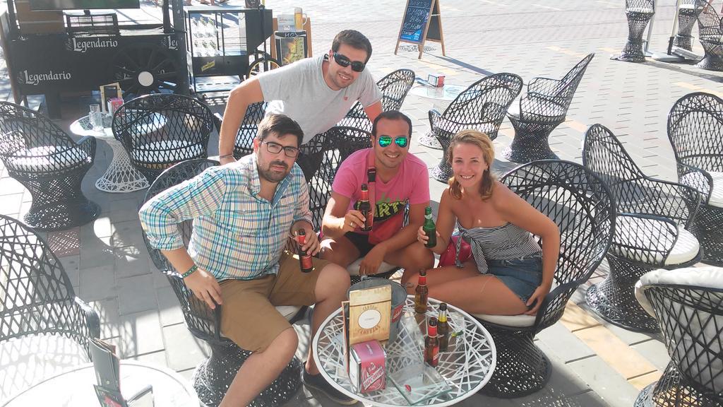 Virgi_cruglez's tweet photo. De cubitos cerveceros con @85Pande y @ecastifor ! Rememorando los mejores momentos! http://t.co/vfvmFuyEyq