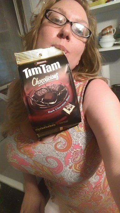 Mmmm, new #TimTam treat from Australia.  Thanks @peter_robbo6 ! http://t.co/xrL4Gg9DVt<a href="/tag/timtam"class="tags">#TimTam</a>