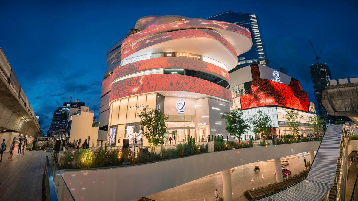 HARMAN_Pro's tweet photo. #oneHARMANpro = New, luxury malls complete w/ @TheJBLpro speakers, @CrownAudio amps, @SoundcraftUK &amp; @bssaudio! http://t.co/yqxrJ652Xp