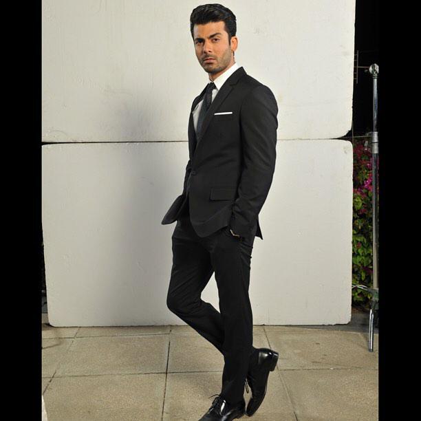 HASNAAmoon's tweet photo. #FawadKhan #SamsungAmbassador http://t.co/urVfncZ8sB
